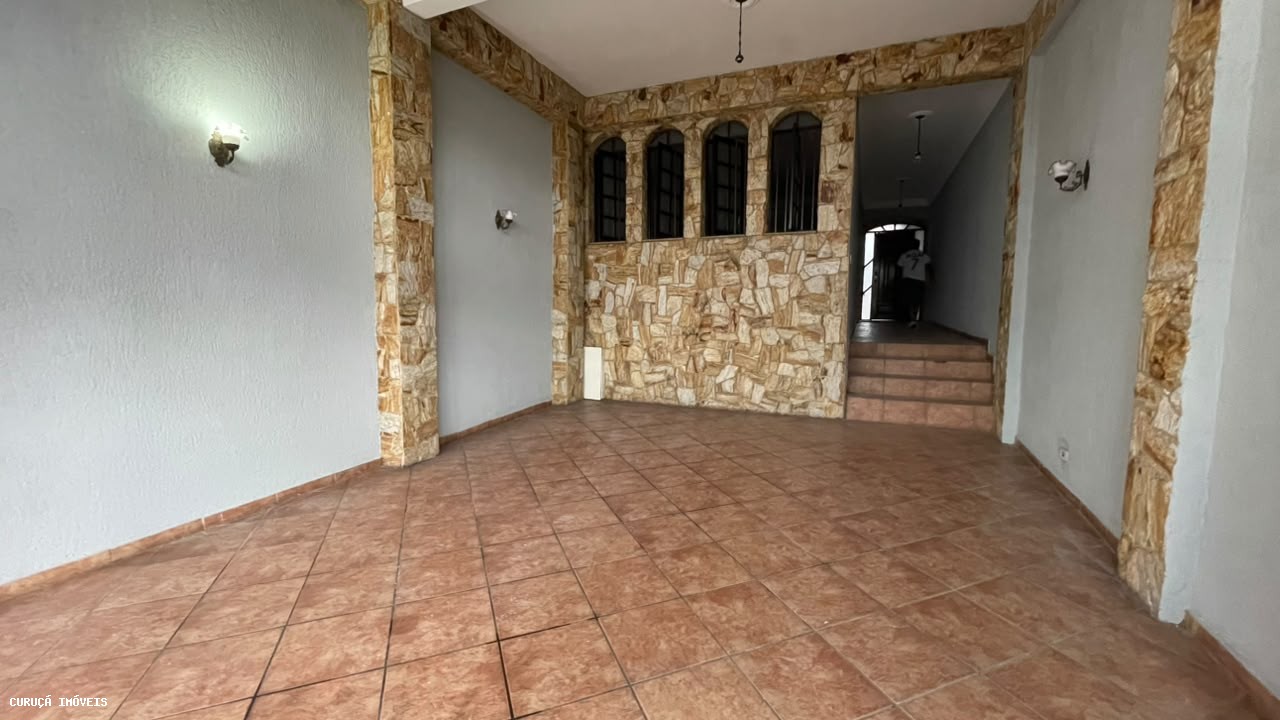 Sobrado, 3 quartos, 268 m² - Foto 1
